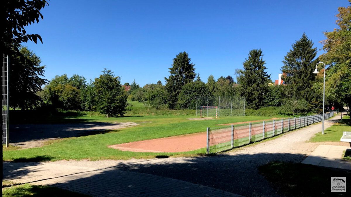 Impressionen vom Gelände der Grundschule Allmannsdorf